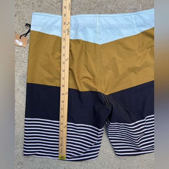 Men's Dark Seas Board Shorts Multicolor 32 Surf Beach Shred Swim Zip Tropical - Picture 12 of 13